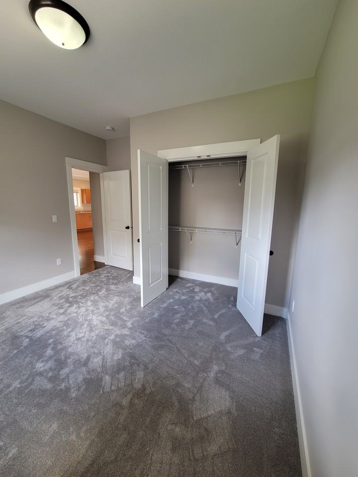 32864 Sylvia Avenue - Photo 2 of 10