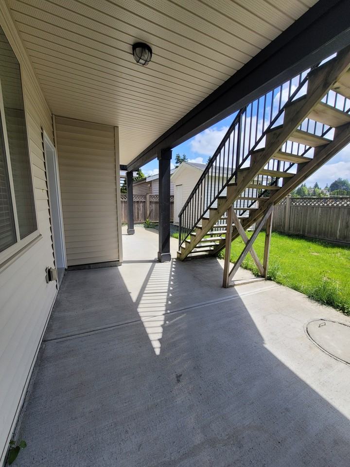 32864 Sylvia Avenue - Photo 5 of 10