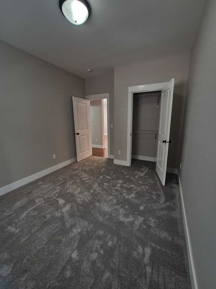 32864 Sylvia Avenue - Photo 6 of 10