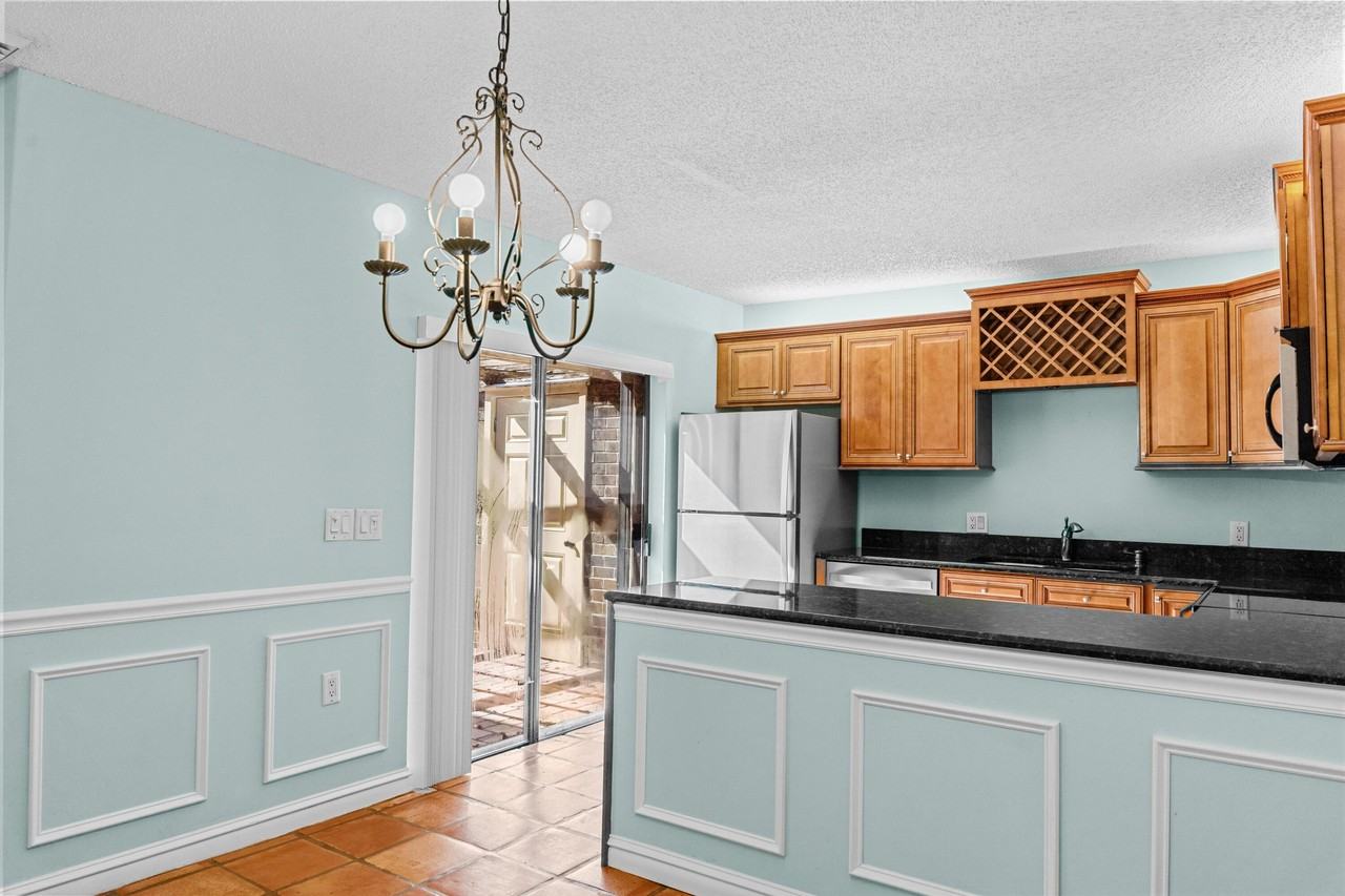 110 1st Ter - Photo 3 of 15