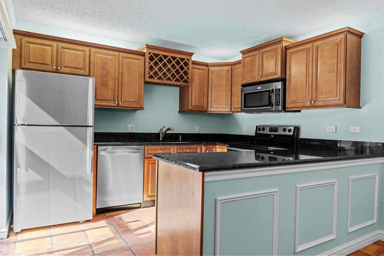 110 1st Ter - Photo 4 of 15