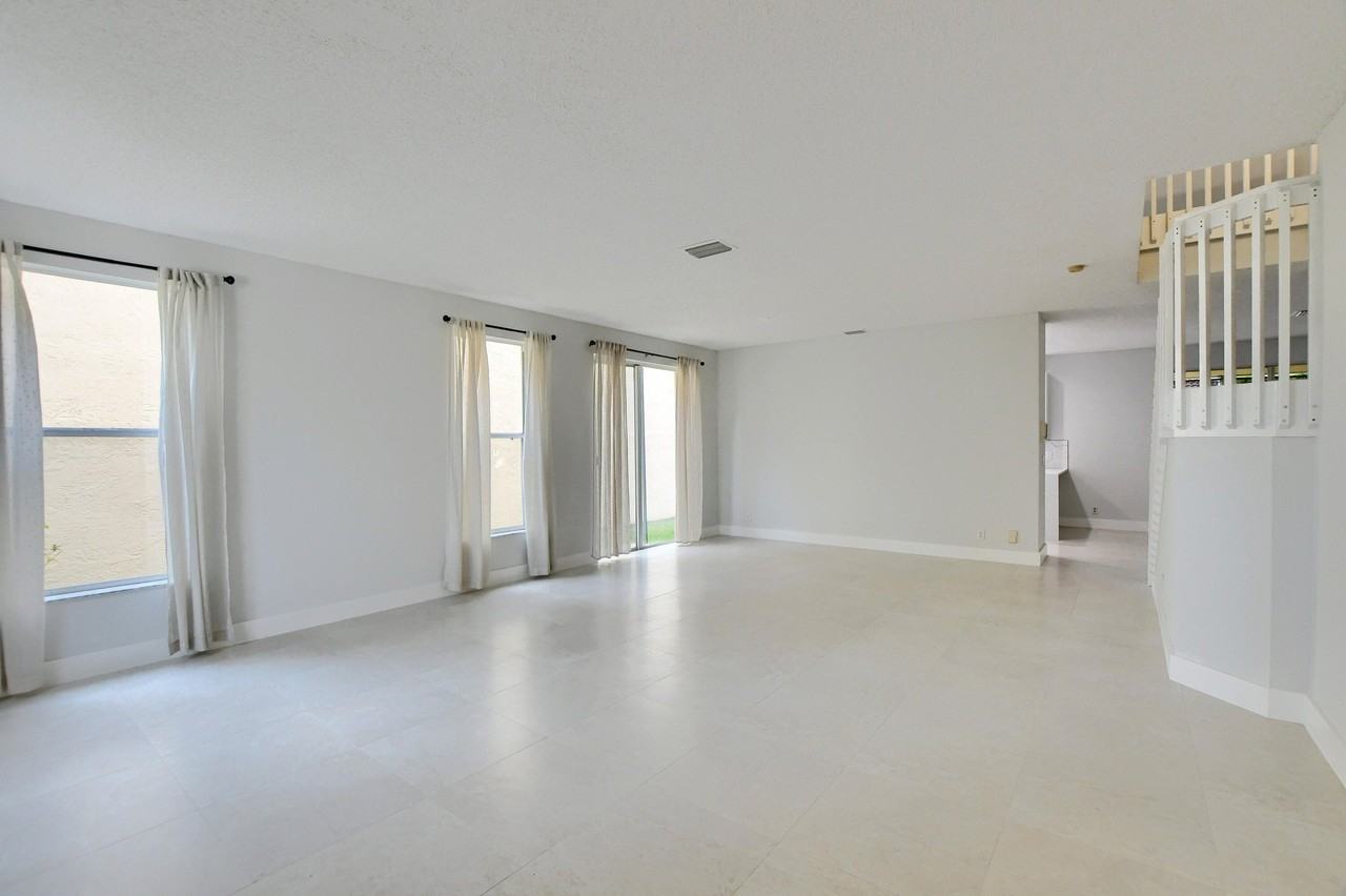 18165 Blue Lake Way - Photo 6 of 47