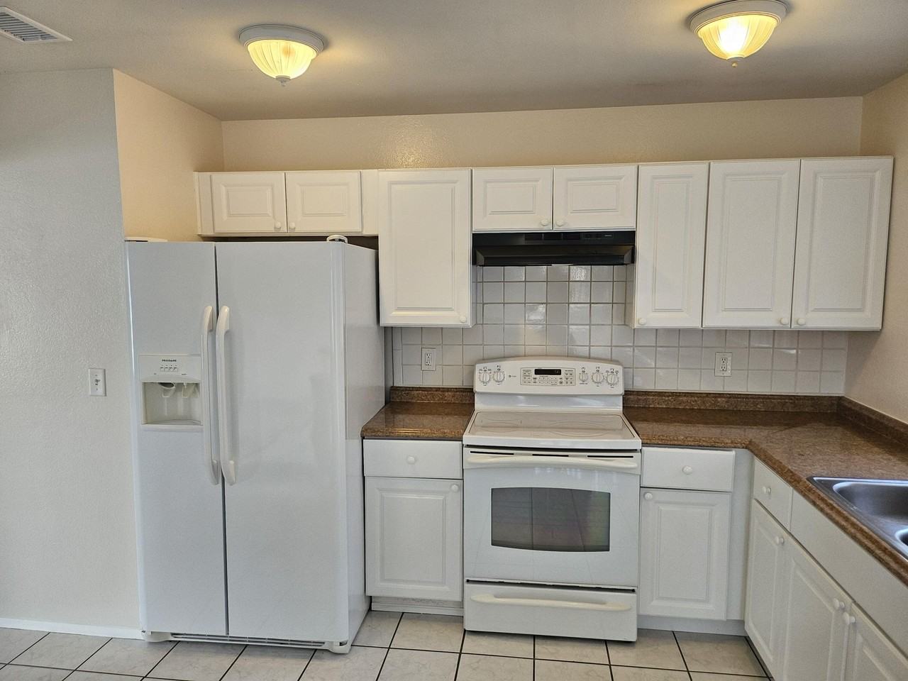 501 Se Thanksgiving Ave - Photo 6 of 14