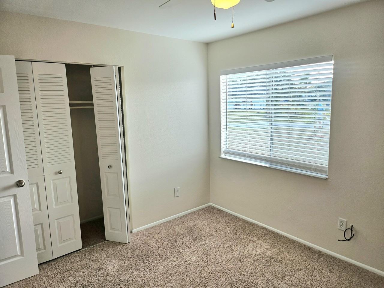 501 Se Thanksgiving Ave - Photo 7 of 14