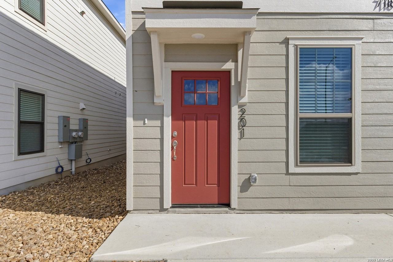 7118 Magnolia Crk Unit 201 #201 - Photo 3 of 15