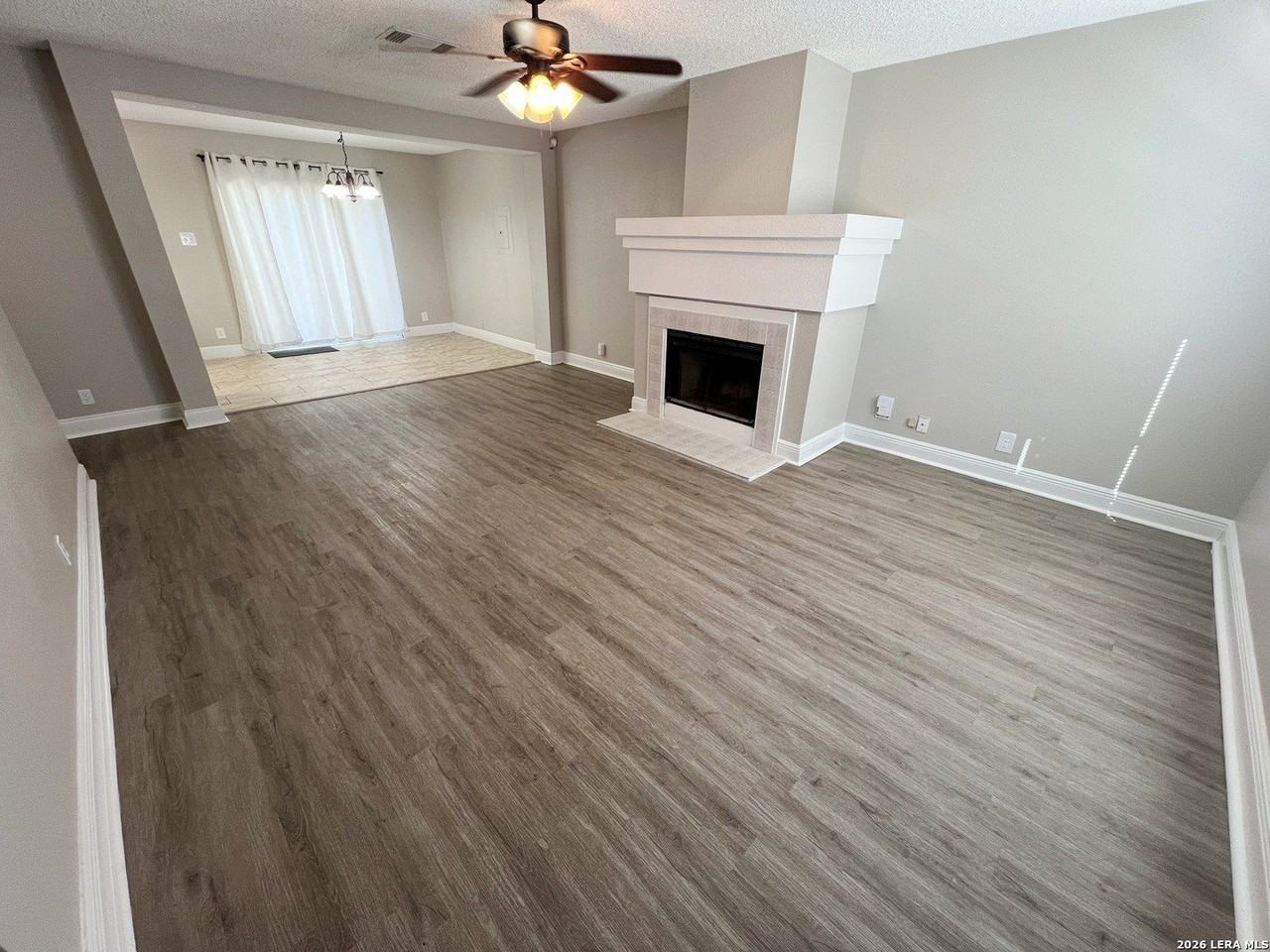 6210 Aragon Vlg - Photo 2 of 28
