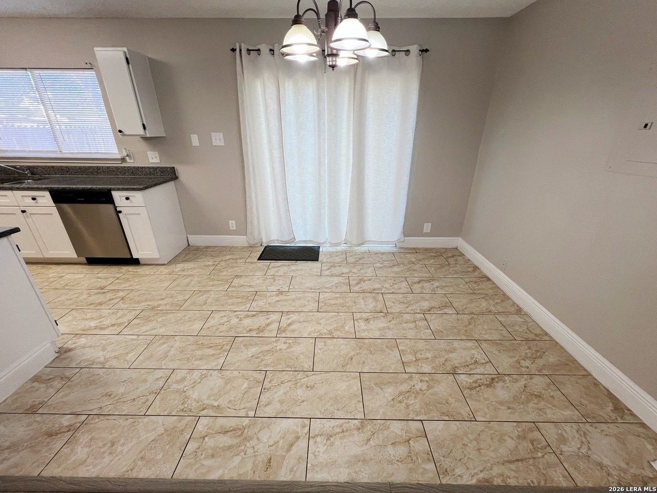 6210 Aragon Vlg - Photo 6 of 28