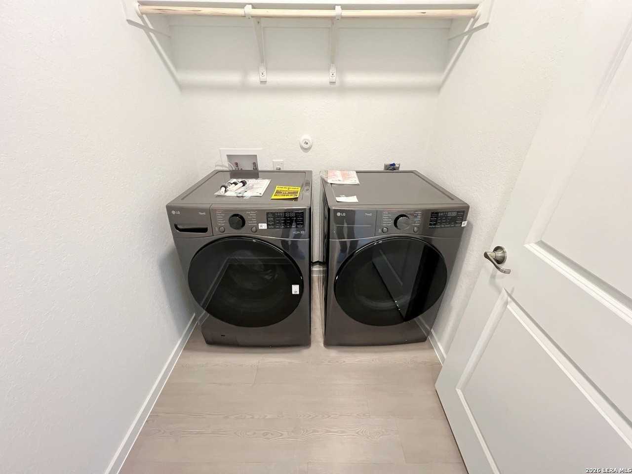 10514 Bluegill Way - Photo 5 of 34