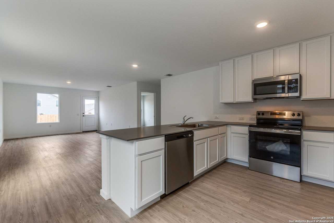 11715 Blasting Way - Photo 6 of 24