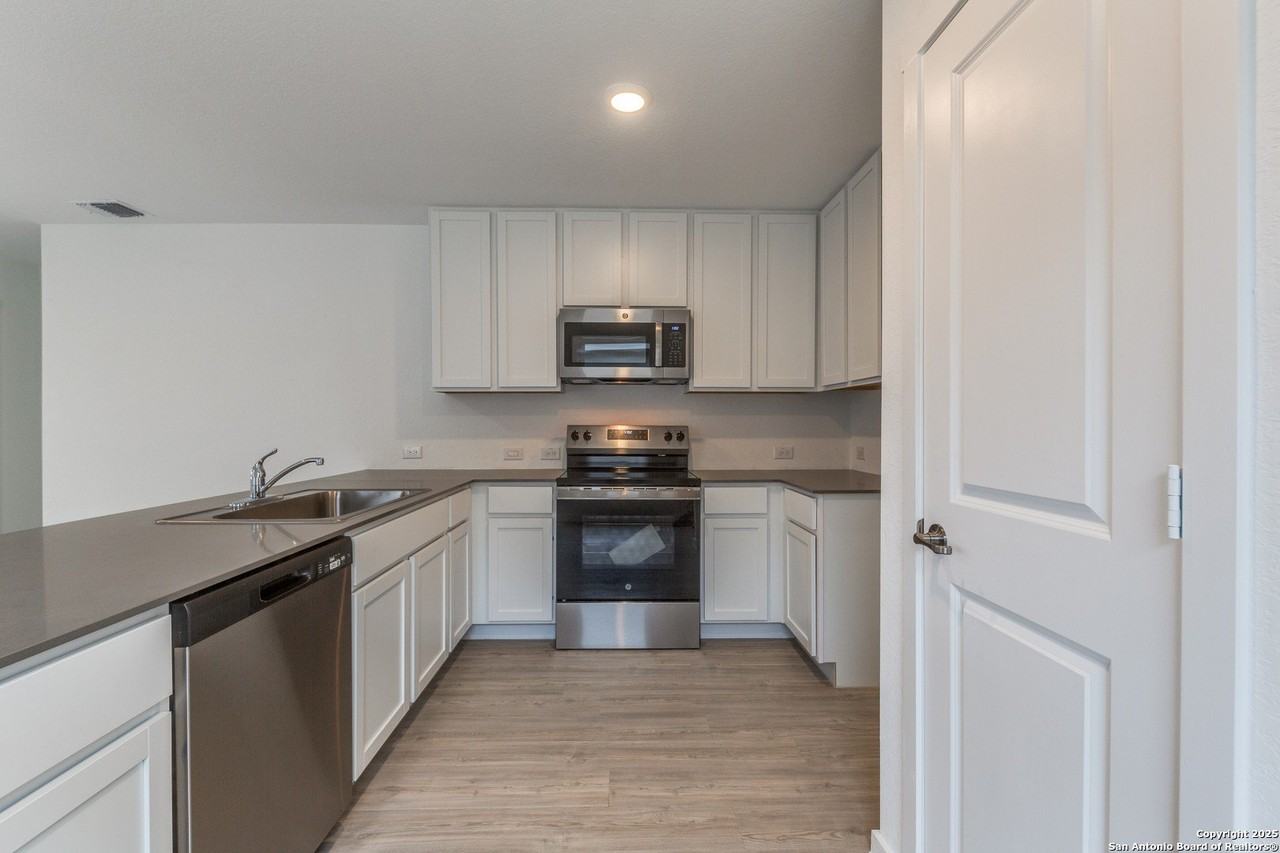 11715 Blasting Way - Photo 7 of 24