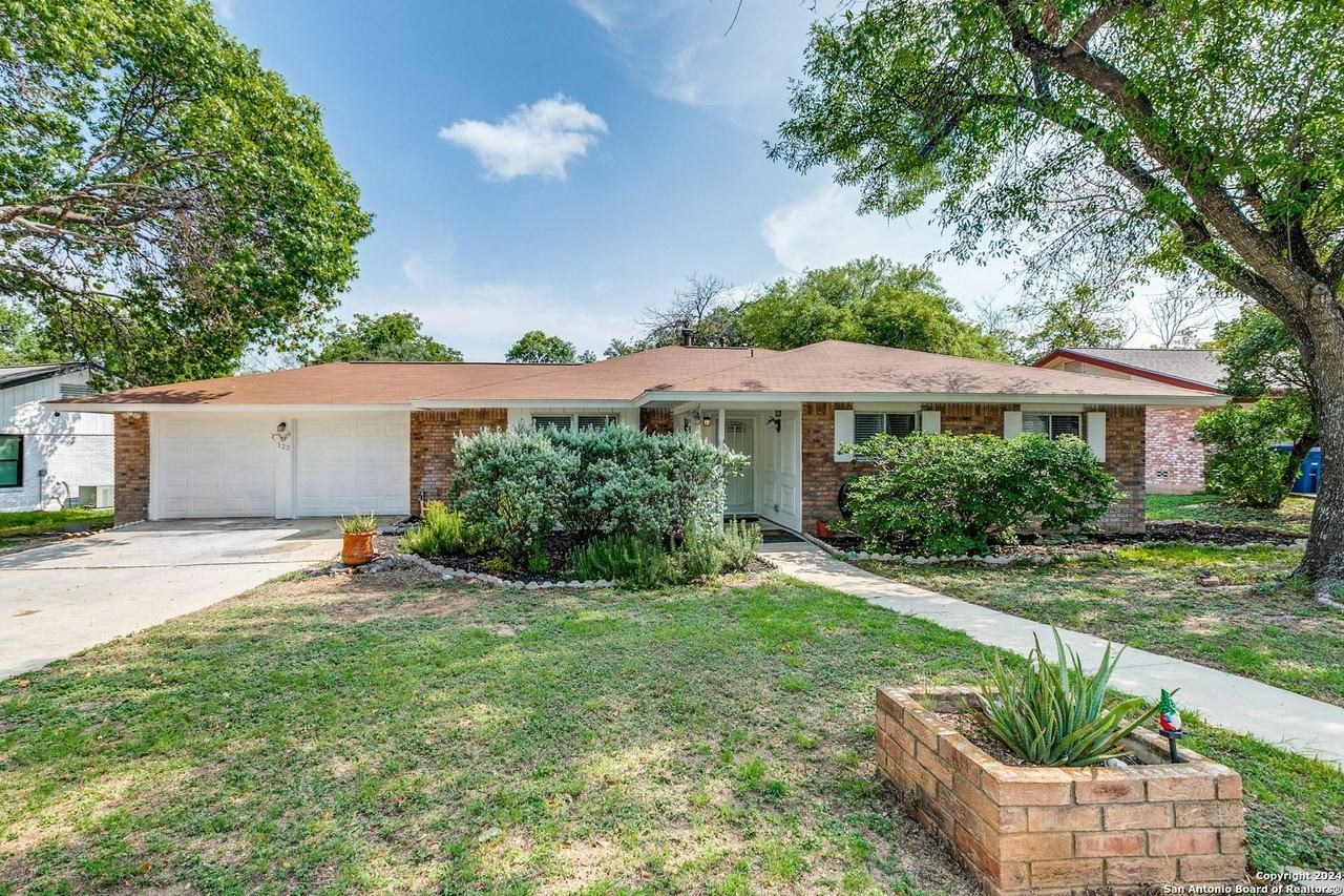 123 Stardream Dr - Photo 2 of 25