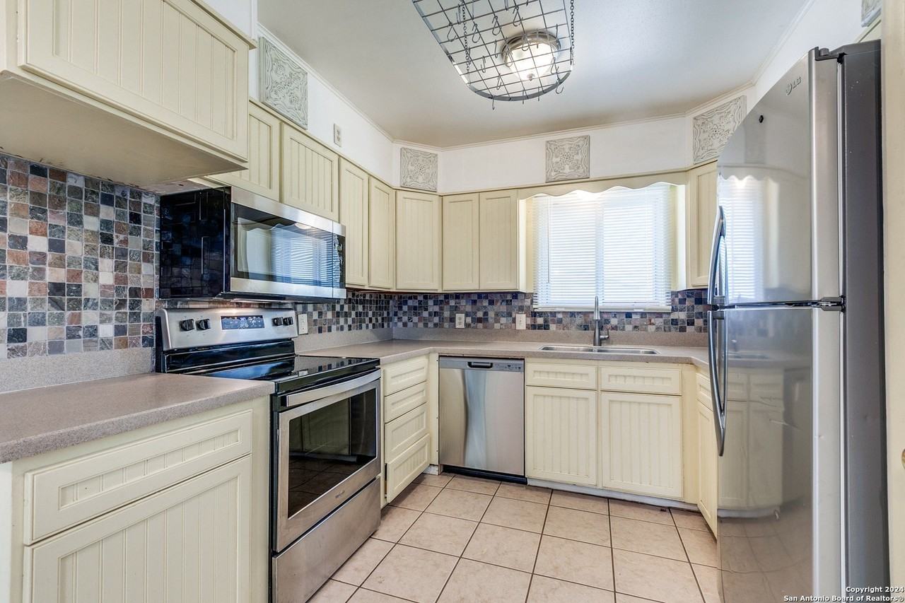 123 Stardream Dr - Photo 6 of 25