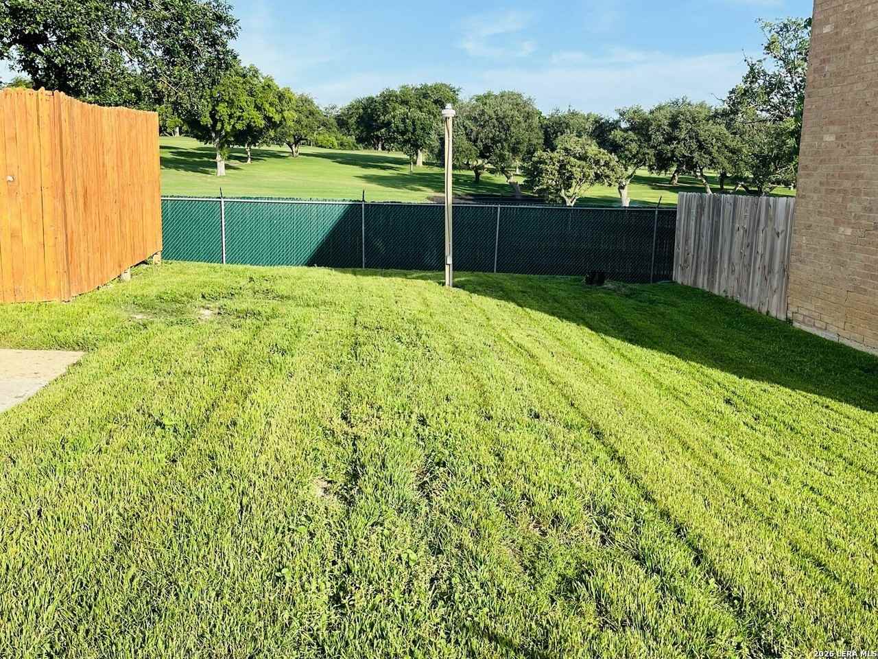 7322 Oak Manor Dr Apt 35 #35 - Photo 4 of 27