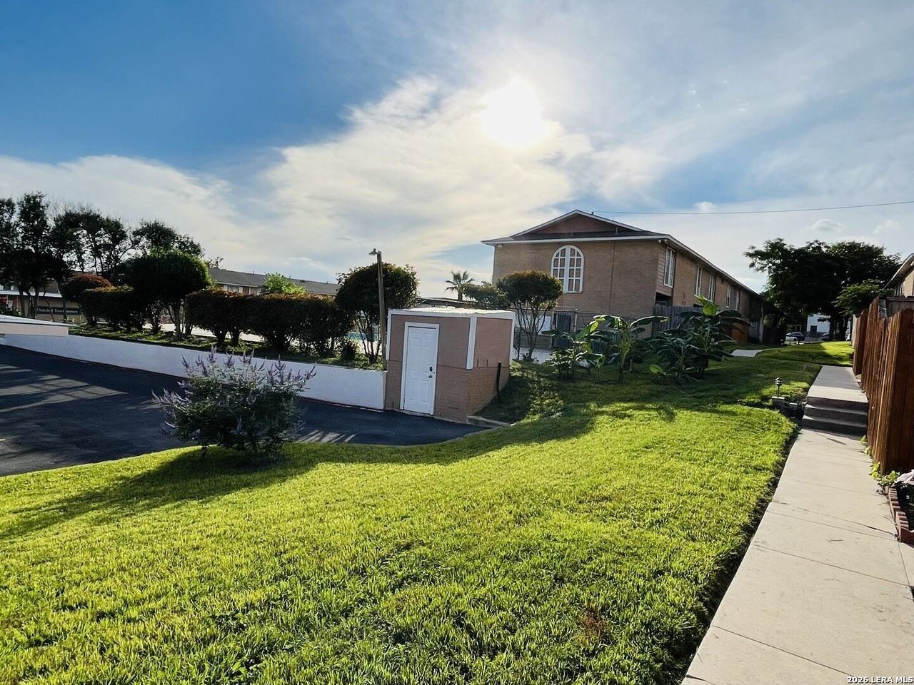 7322 Oak Manor Dr Apt 35 #35 - Photo 5 of 27