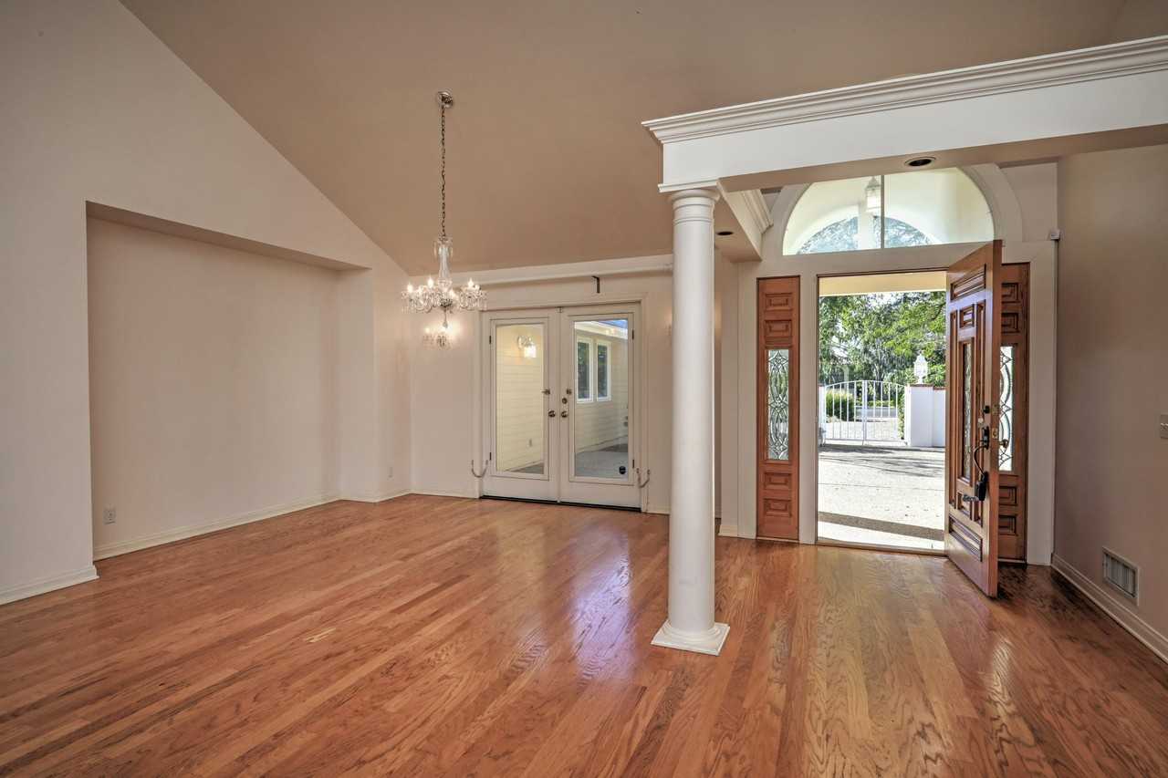 923 Via Los Padres - Photo 4 of 31