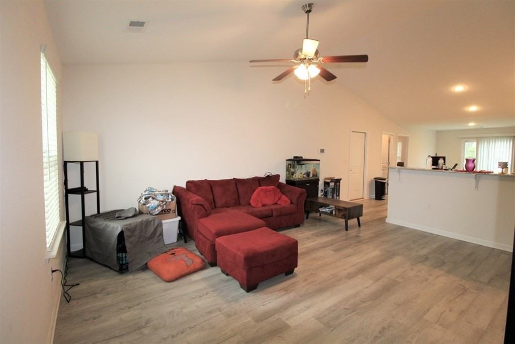 445 Conifer St - Photo 2 of 19