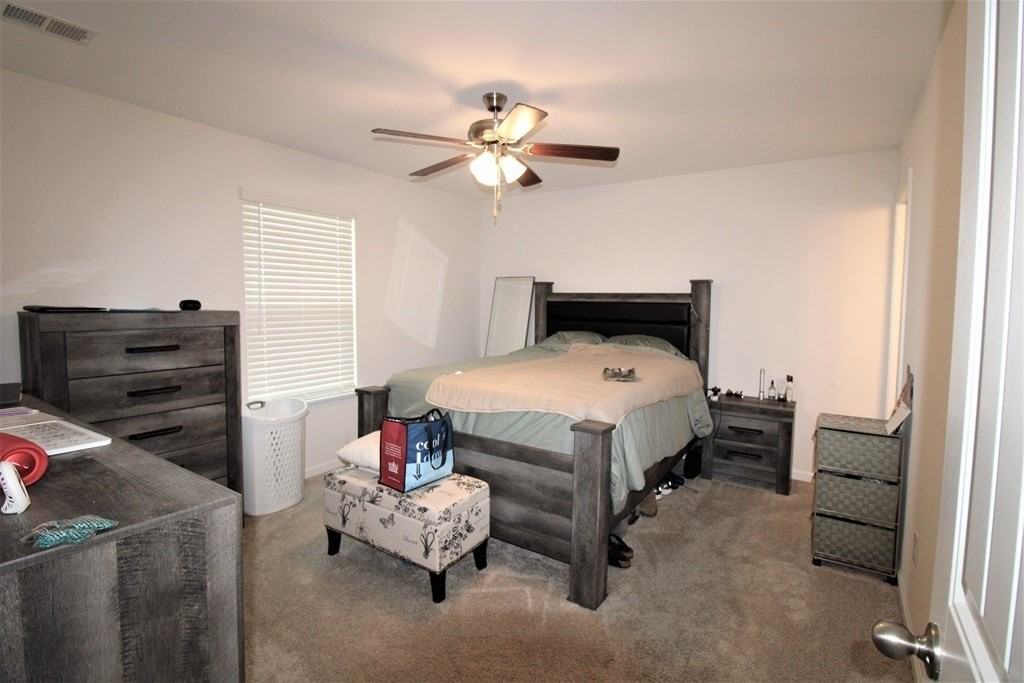 445 Conifer St - Photo 7 of 19