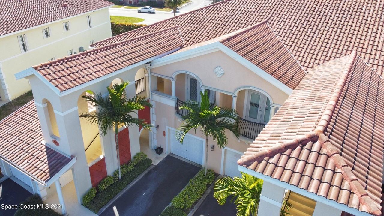 117 Lancha Cir Apt 201 #201 - Photo 2 of 31