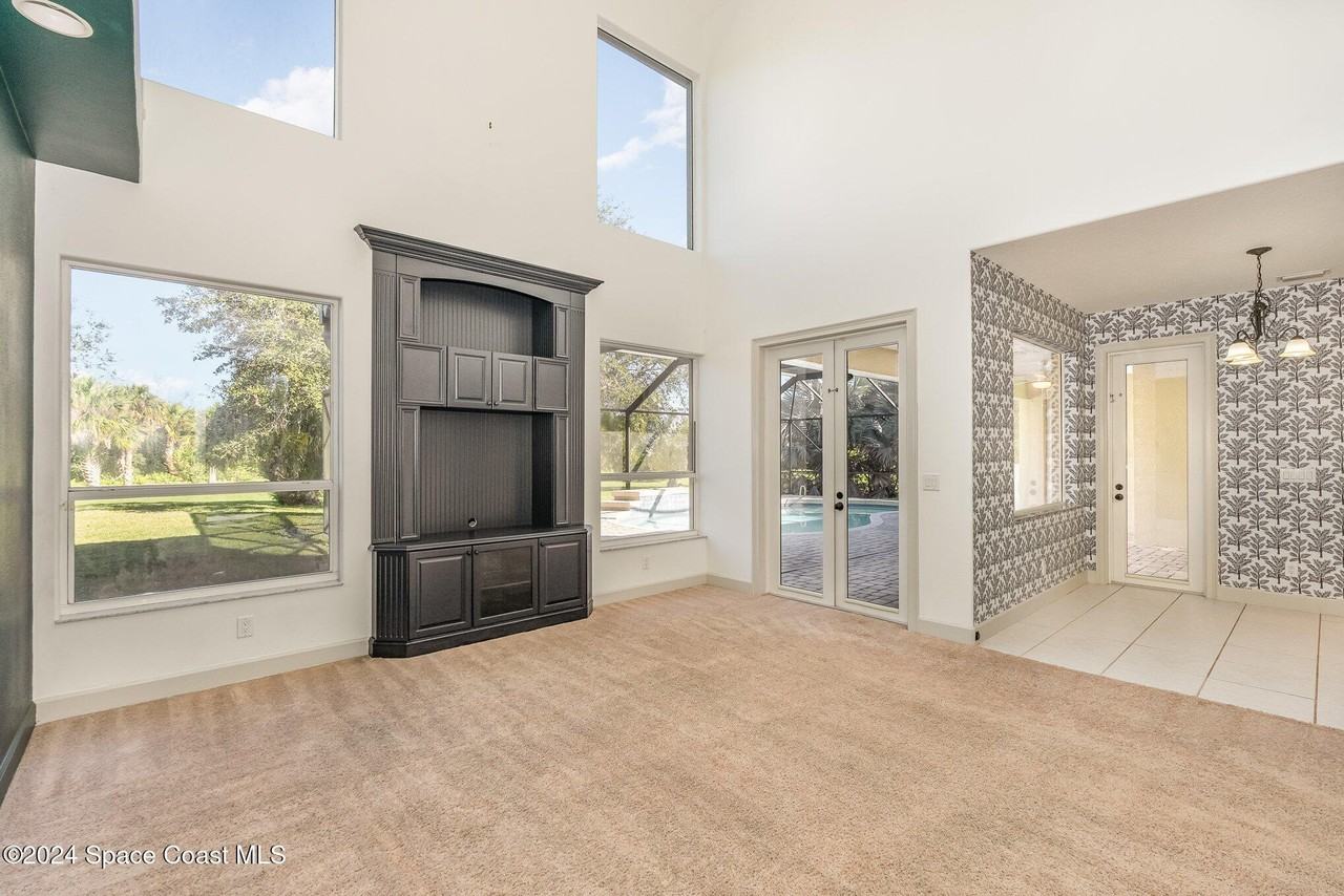 4020 Turkey Point Dr - Photo 7 of 35