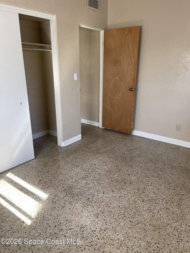 1448 Virginia Dr - Photo 7 of 19