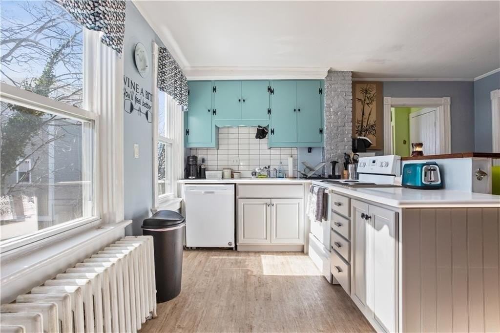 35 Brewer St Apt 2 #2 - Photo 4 of 17