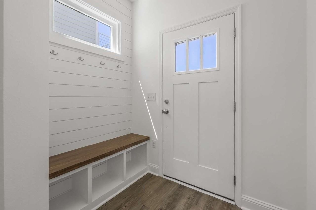 3658 Meadow Vista Ln - Photo 3 of 24