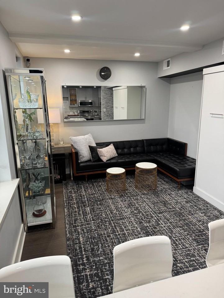 1920 S St Nw #603 - Photo 3 of 13