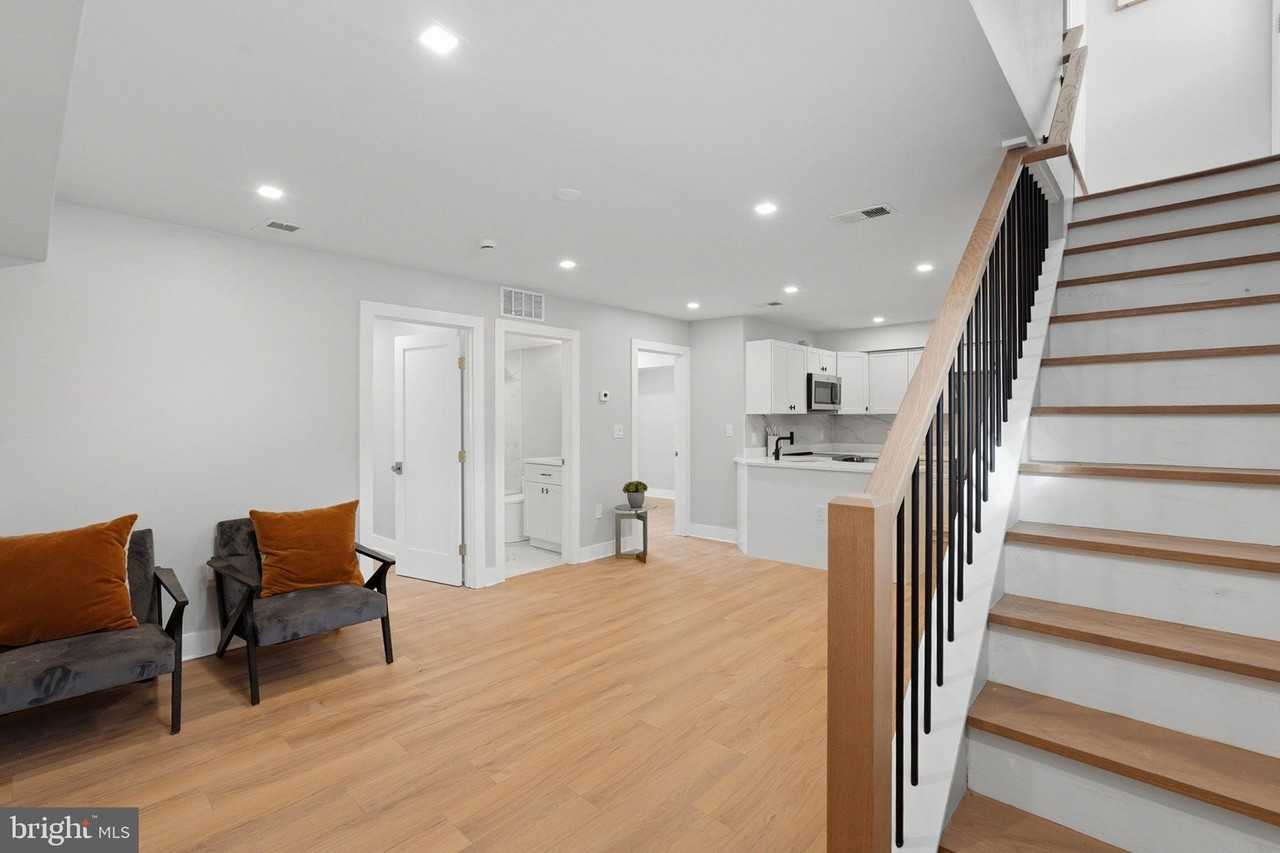 1301 Somerset Pl Nw - Photo 5 of 24