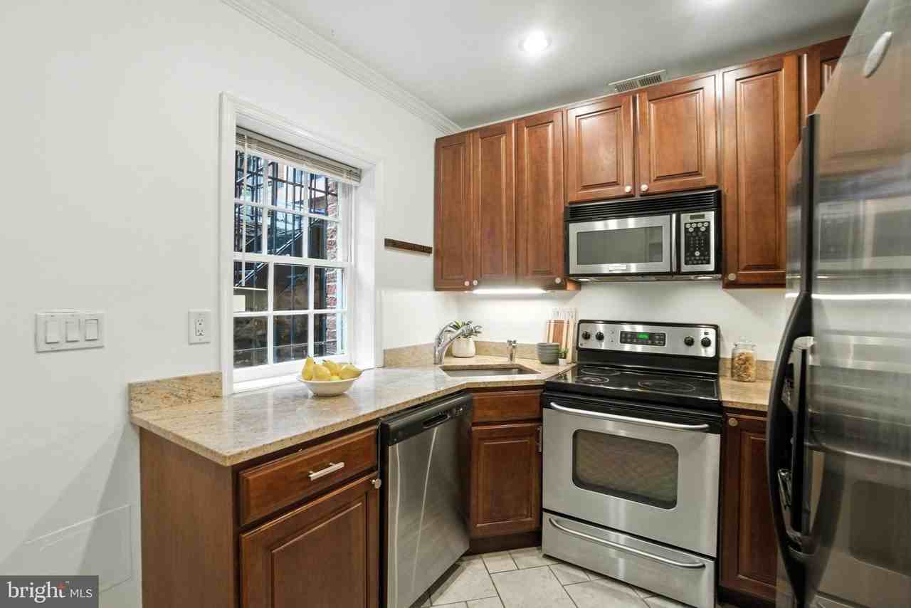 1072 30TH Street NW unit: Lower - Photo 4 of 18