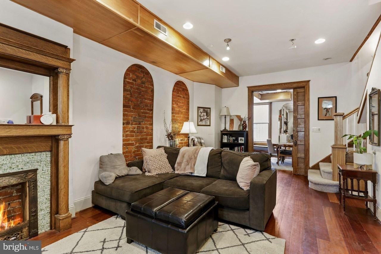 1116 Monroe St Nw Apt 1 #1 - Photo 3 of 19