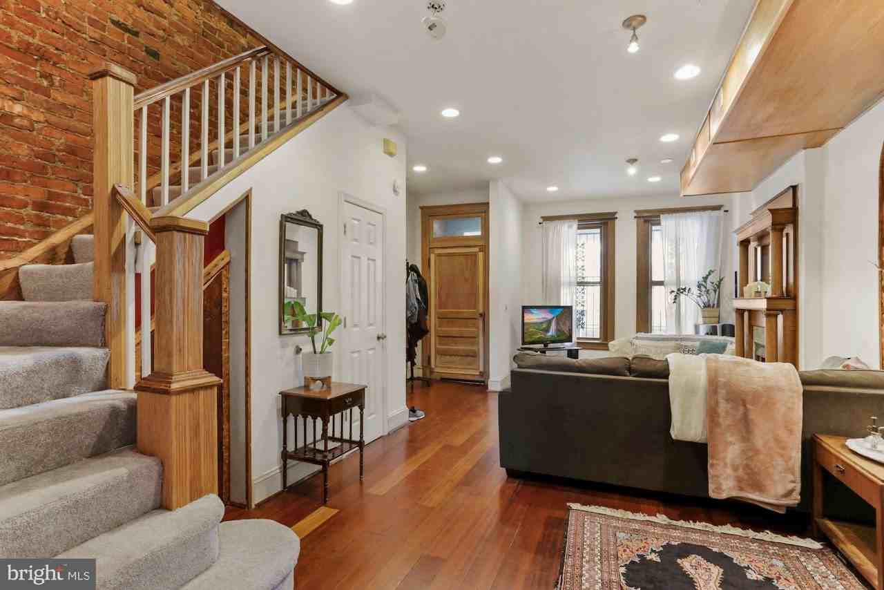 1116 Monroe St Nw Apt 1 #1 - Photo 4 of 19