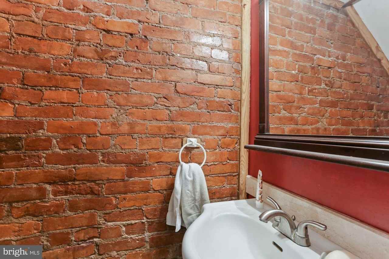 1116 Monroe St Nw Apt 1 #1 - Photo 5 of 19