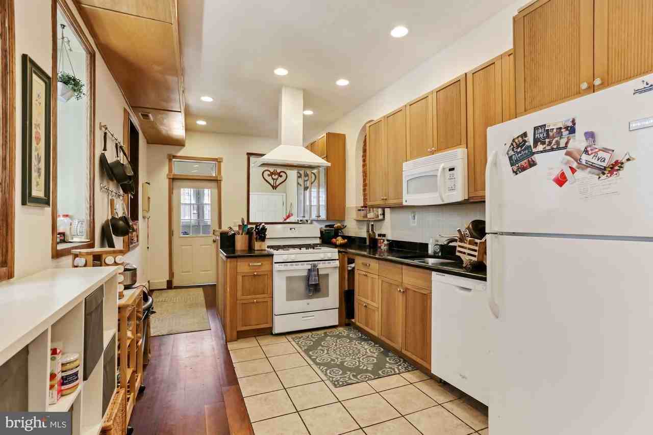 1116 Monroe St Nw Apt 1 #1 - Photo 7 of 19