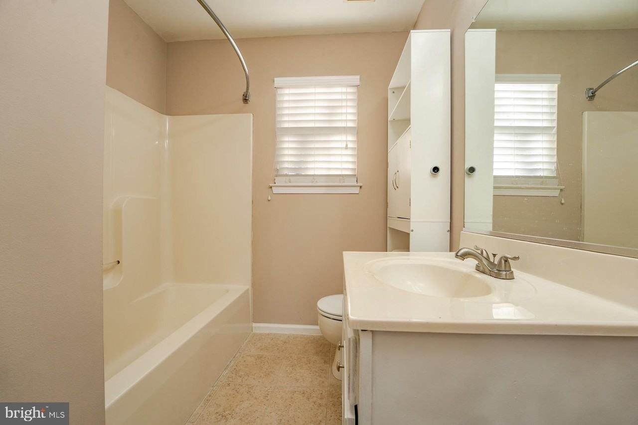 558 Linden Ave Unit 558 #558 - Photo 6 of 15