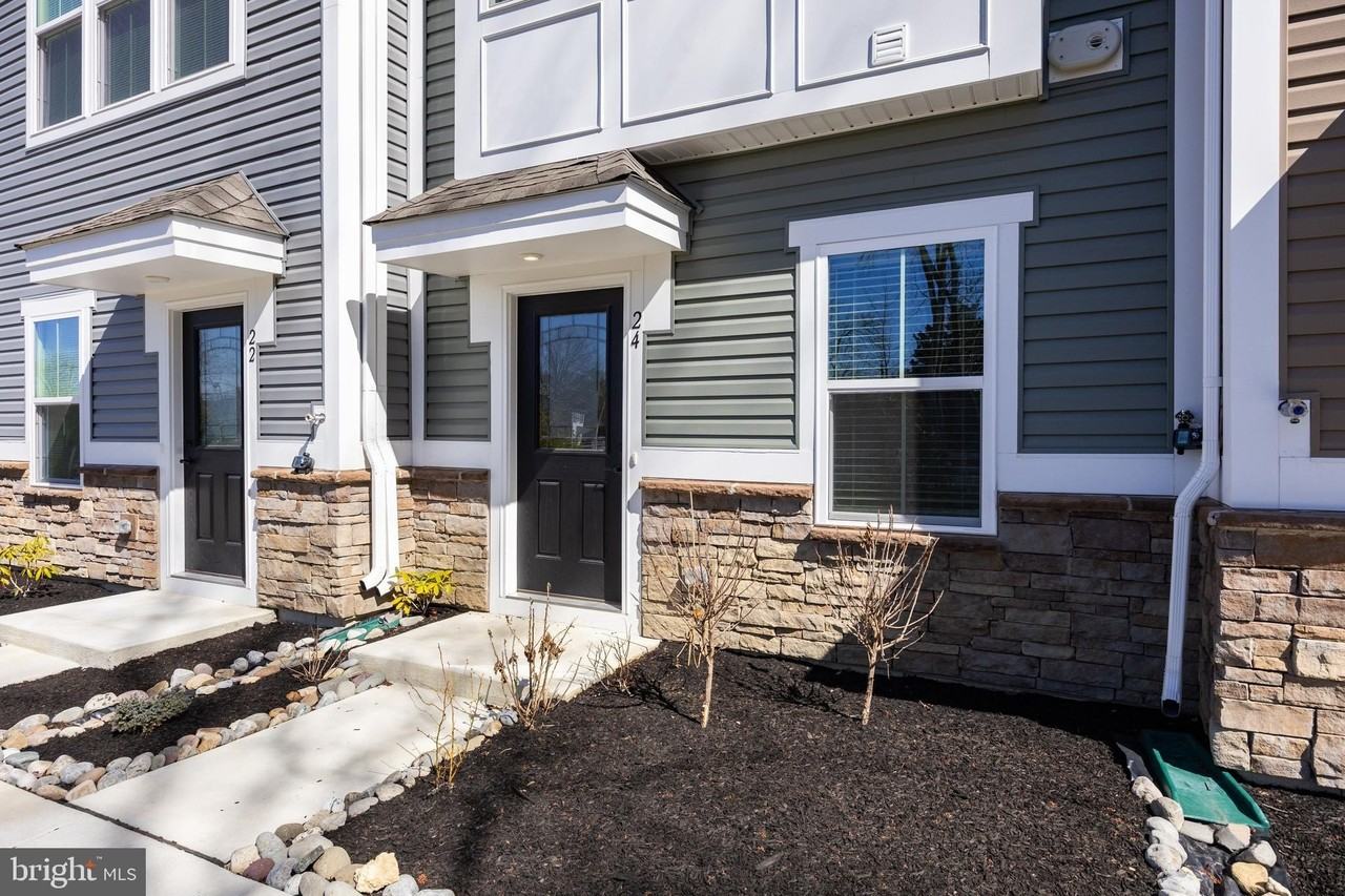 24 Sidney Ln - Photo 2 of 30