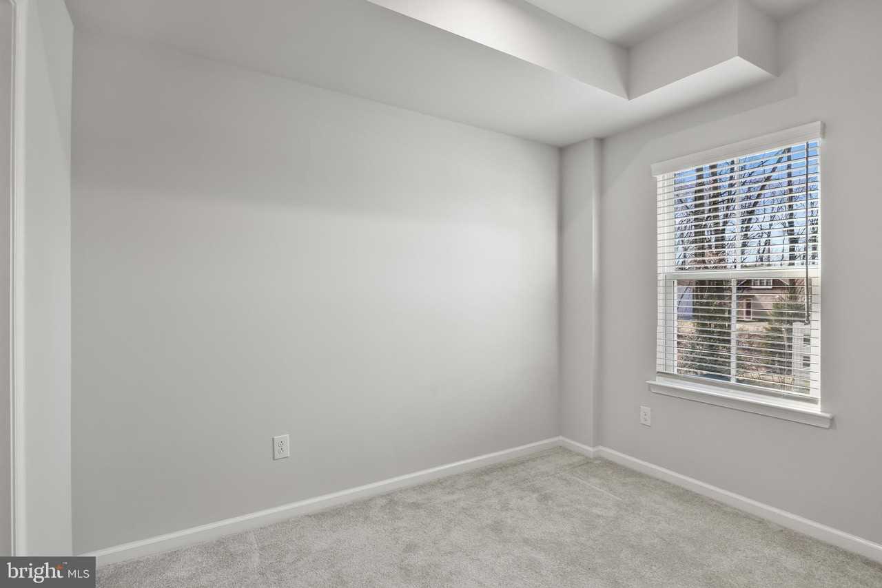 24 Sidney Ln - Photo 6 of 30