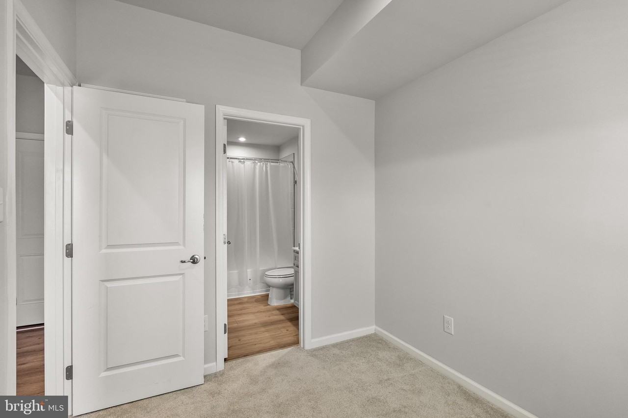 24 Sidney Ln - Photo 7 of 30