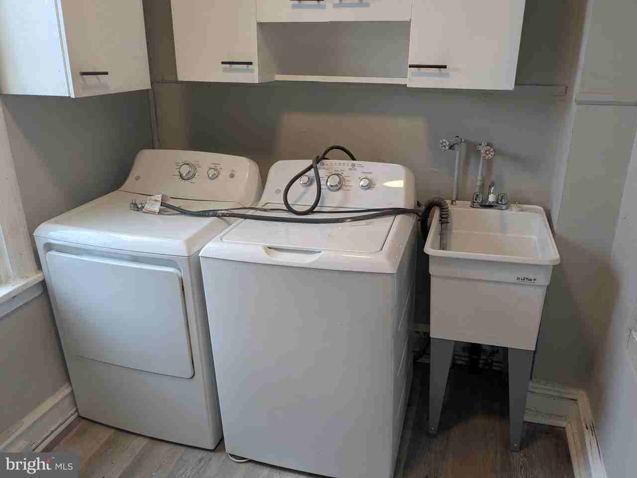 1261 Chase St - Photo 7 of 21