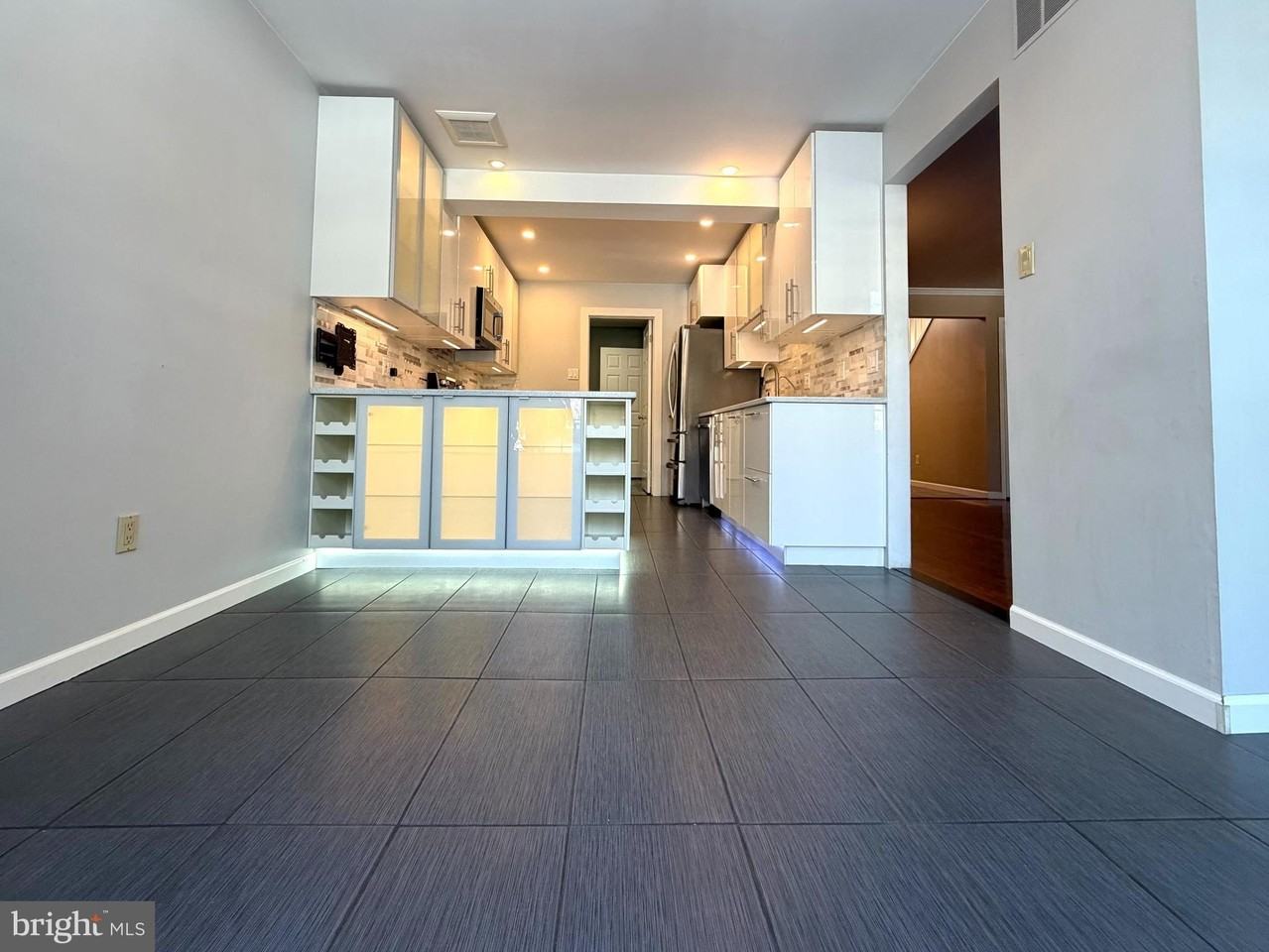 3 Kaylin Cor - Photo 6 of 27