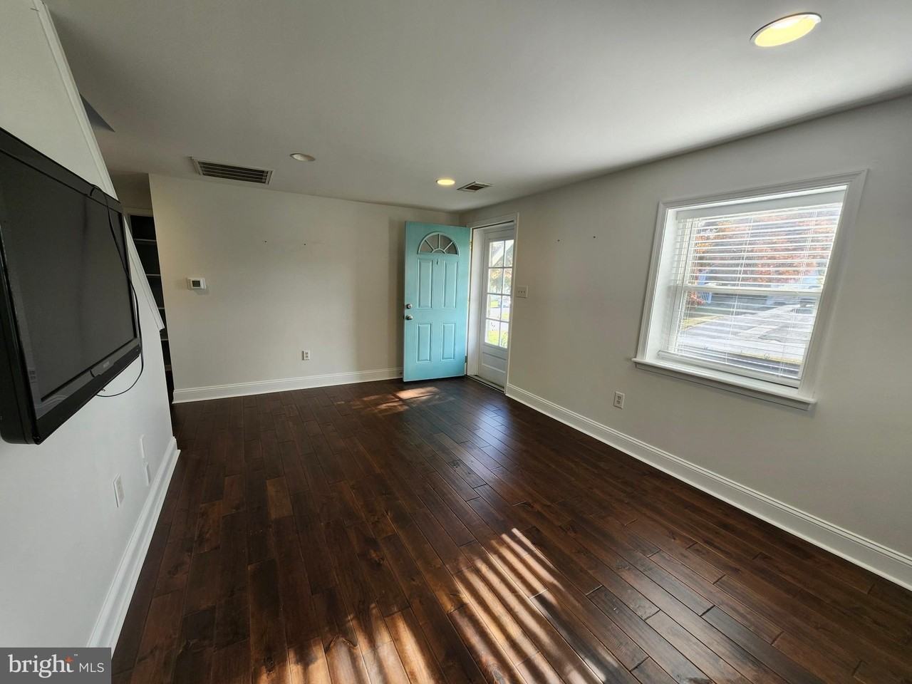 51 Bunting Ln - Photo 3 of 28