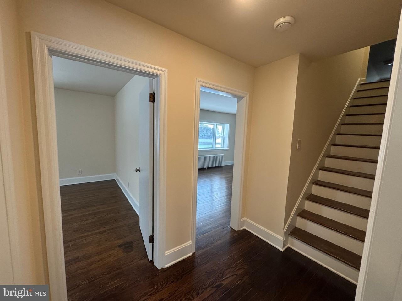 345 Layfield Rd - Photo 5 of 29