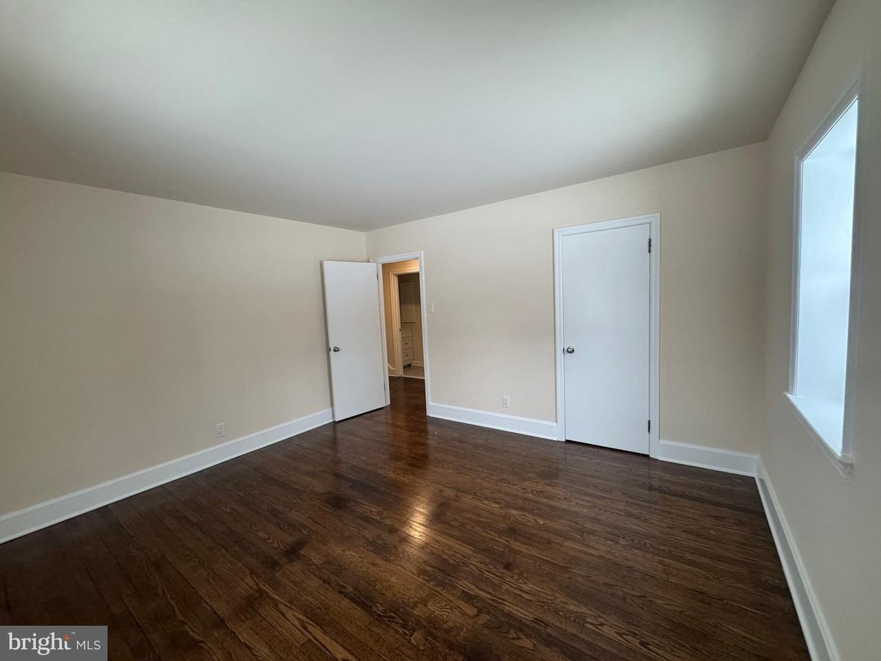 345 Layfield Rd - Photo 6 of 29