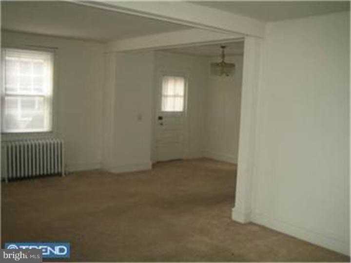 922 Delmont Dr - Photo 3 of 12