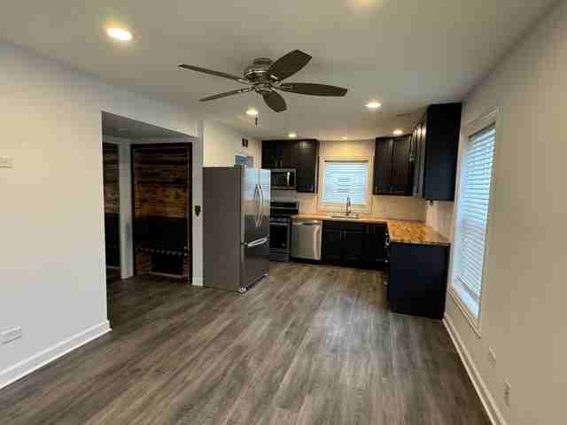 1892 White St - Photo 4 of 19