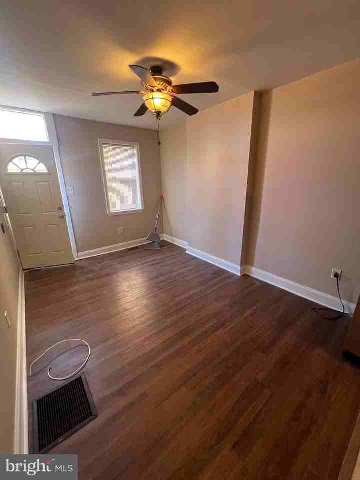 2010 E Boston St - Photo 3 of 19