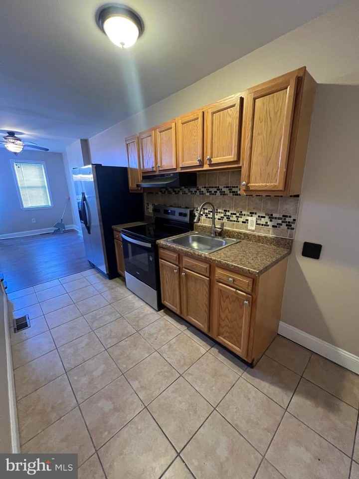 2010 E Boston St - Photo 5 of 19