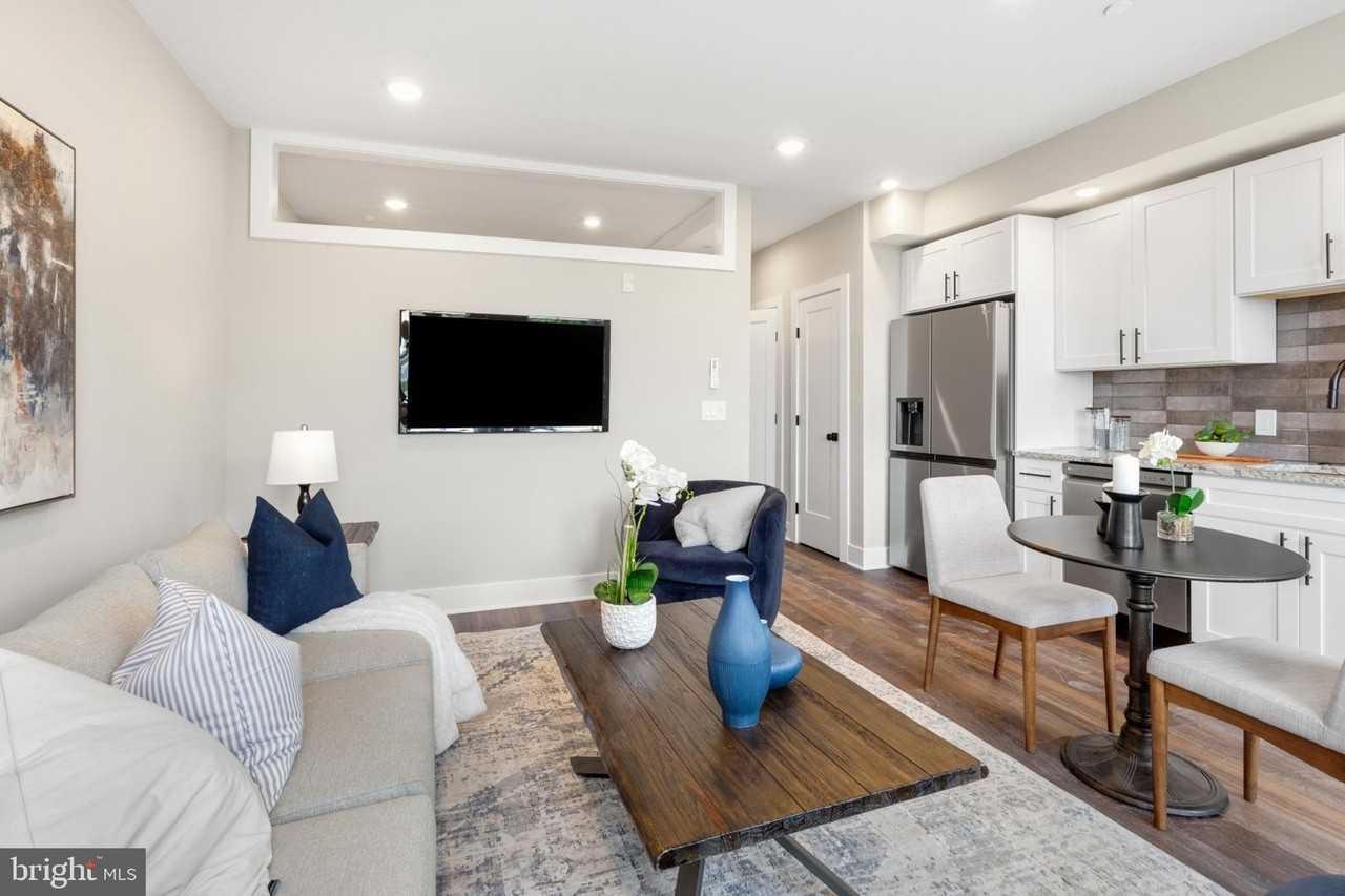 1924 N Front St Unit 306 #306 - Photo 3 of 30