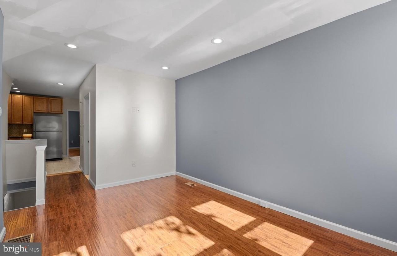 1911 72nd Ave - Photo 5 of 27