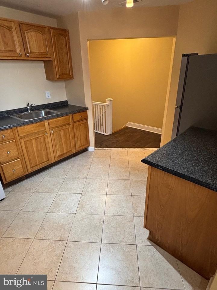 1911 72nd Ave - Photo 4 of 13