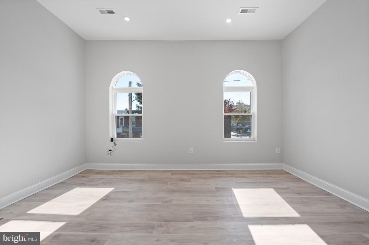 5261 Larchwood Ave Unit 2 #2 - Photo 6 of 15